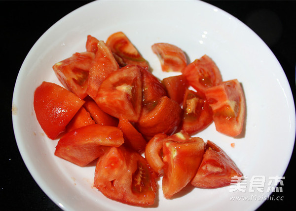 Tomato Frozen Tofu and Bamboo Shell Fish Soup recipe