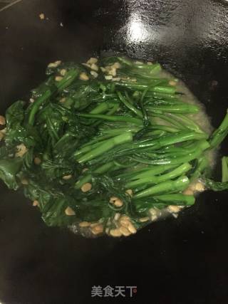 Stir-fried Choy Sum with Soy Sauce and Garlic recipe
