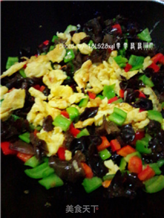 Scrambled Eggs with Seasonal Vegetables recipe