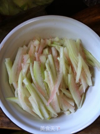 Super Detailed Small Fungus Cold Watermelon Rind-a Home-cooking Dish in The Summer recipe