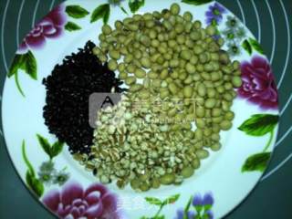 Coix Black Rice Soy Milk recipe