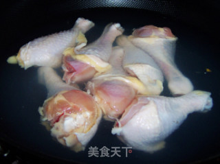 Braised Chicken Drumsticks with Tea Tree Mushroom recipe