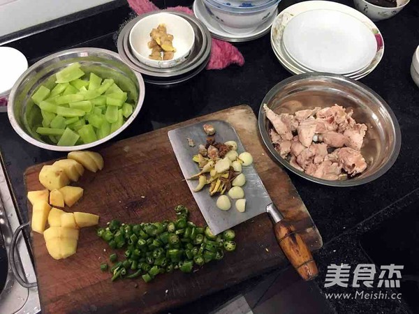 Grilled Pork Ribs with Green Bamboo Shoots recipe