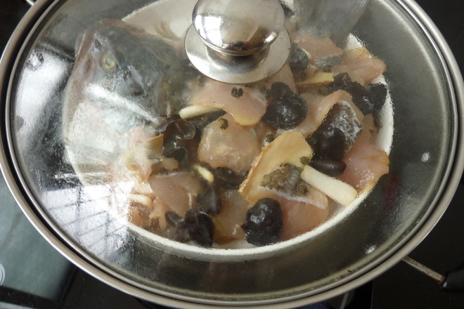 Steamed Sea Bass with Pepper Fungus recipe