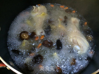 Goji Mushroom and Chicken Thigh Soup recipe