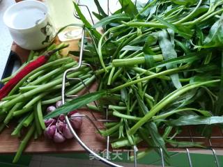 One Dish and Two Water Spinach recipe