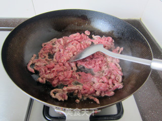 Stir-fried Shredded Beef with Coriander recipe