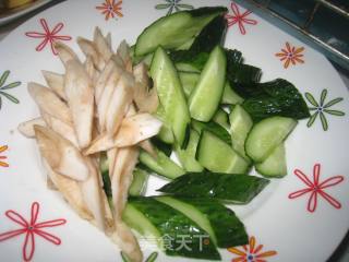 Stir-fried Cucumber with Mushrooms and Burdock recipe