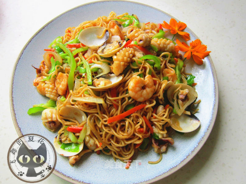 Fried Noodles with Seafood