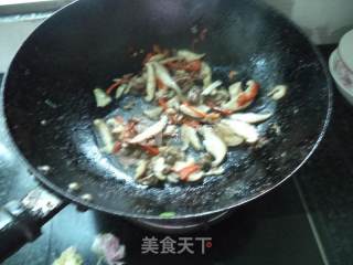 Stir-fried Hor Fun with Shredded Pork with Cabbage and Mushroom recipe