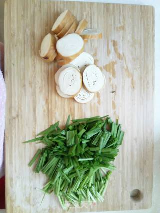 Vegetarian Chicken Stir-fried Chives recipe