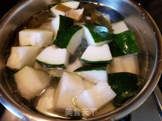 Winter Melon, Conch and Seaweed Soup recipe