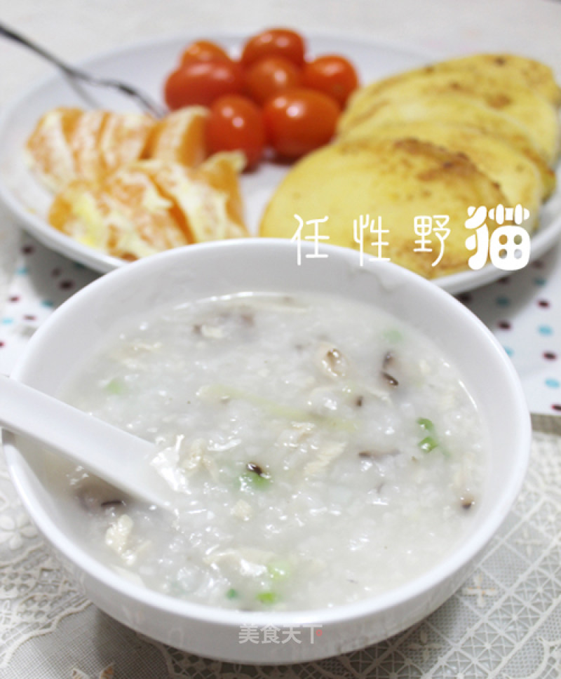 Nutritious Breakfast-mushroom Chicken Congee with Pan-fried Steamed Buns