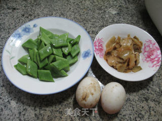 Fried Duck Eggs with Mustard Oil and Beans recipe