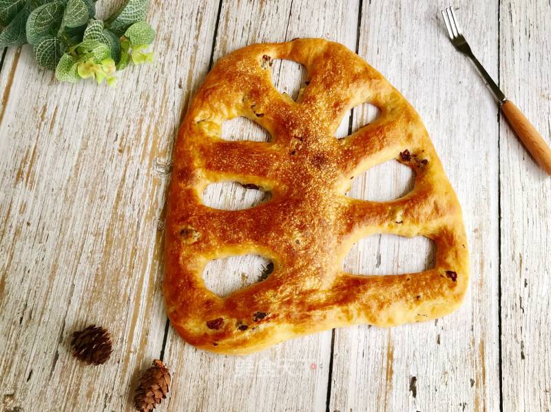 Leaf-shaped Raisin Scones recipe