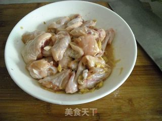 Braised Chicken Wings with Ci Mushroom recipe