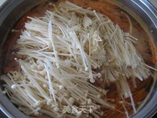 Carrots Mixed with Enoki Mushrooms recipe