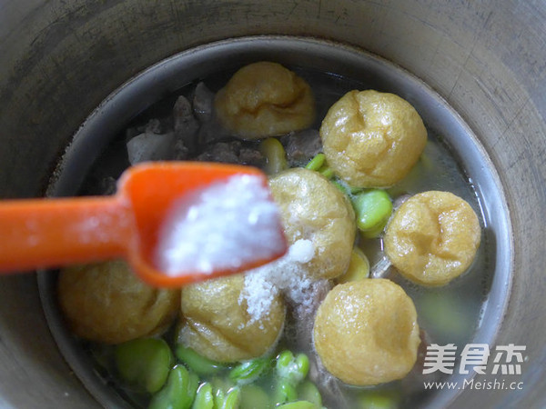 Oily Gluten Broad Bean Meat Bone Soup recipe