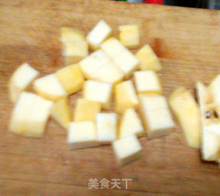 Stir-fried Straw Mushrooms with Apples recipe