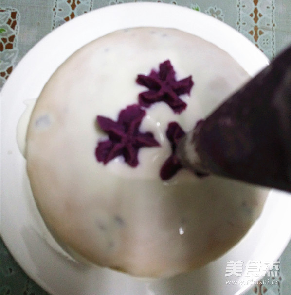 Purple Sweet Potato Decorated Yogurt Cake recipe