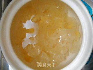 Banana Lily Tremella Soup recipe