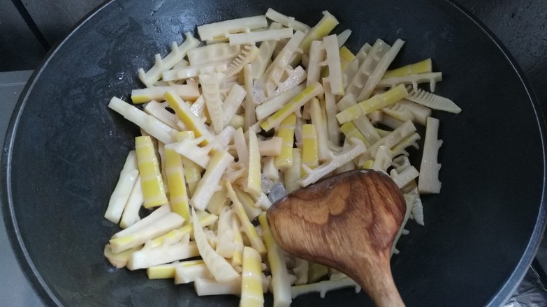 Braised Spring Bamboo Shoots in Oil recipe