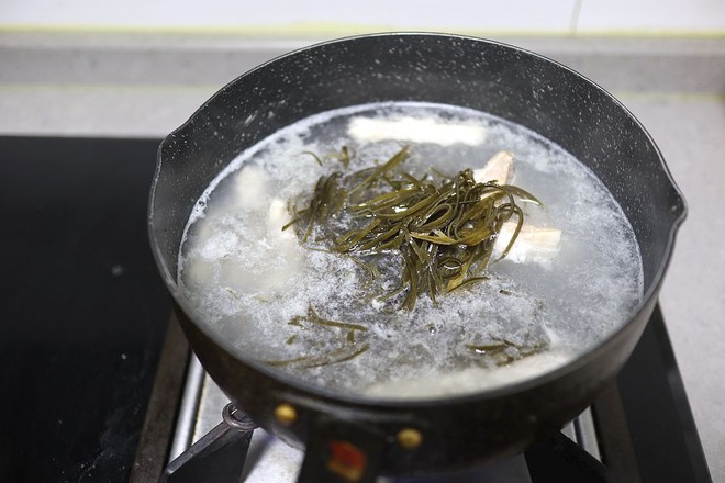 Eel Rice & Eel Seaweed Soup recipe