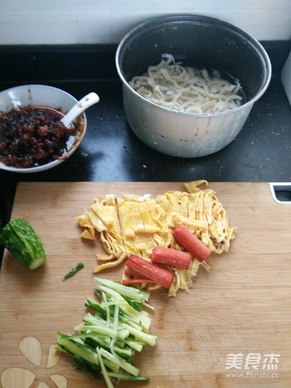 Hand-made Noodles with Mixed Sauce recipe