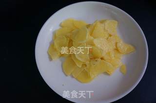 Stir-fried Potato Chips with Pork Belly recipe