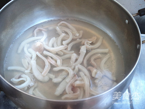 Fried Squid with Celery recipe