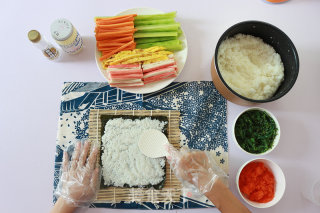 How to Make Japanese-style Hand-rolled Sushi recipe