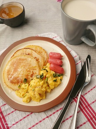 American Scrambled Eggs with Classic Pancakes recipe