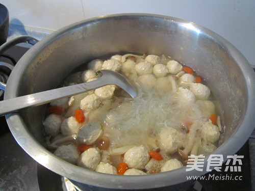 Bamboo Fungus Chicken Breast Meatball Soup recipe