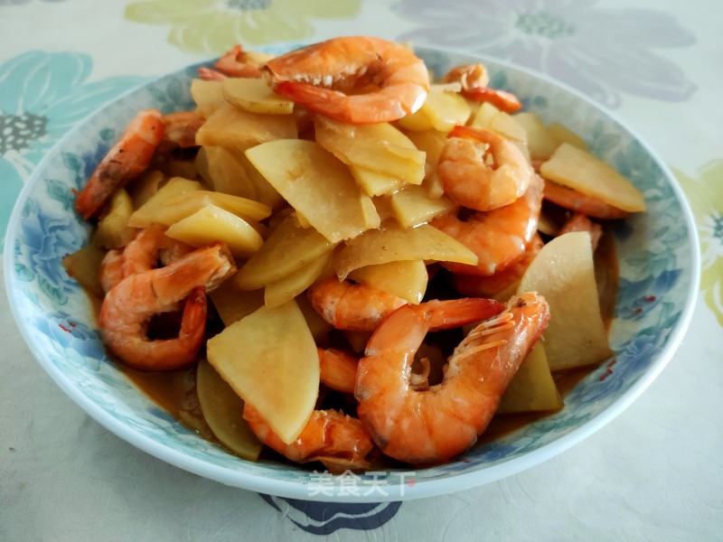 Fried Potato Chips with Green Shrimp recipe