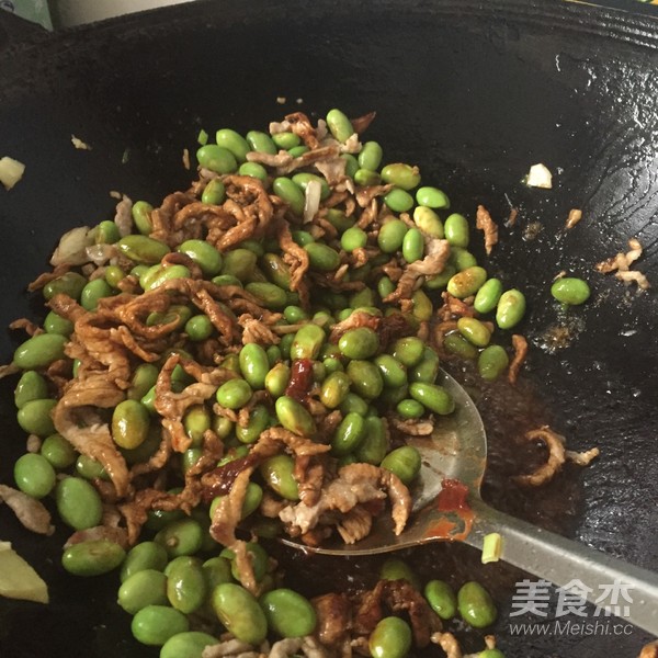 Stir-fried Shredded Pork with Fragrant Dried Edamame recipe