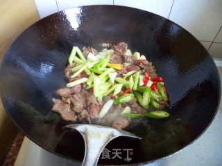 Stir-fried Beef with Fresh Mushrooms recipe