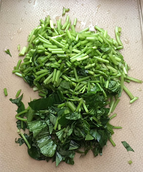 Stir-fried Sweet Potato Leaves with Lard Residue recipe