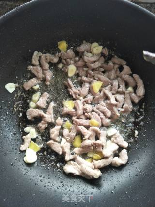 Stir-fried Bean Curd with Leek recipe