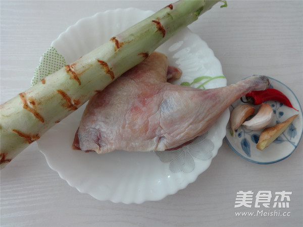 Fried Duck with Lettuce recipe