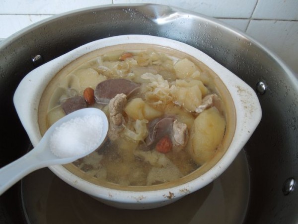 Apple Tremella Stewed Duck Kidney Soup recipe