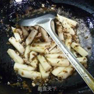 Stir-fried Rice Cake with Sprouts and Minced Meat recipe