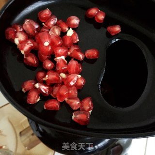 Squeeze Pomegranate Juice recipe