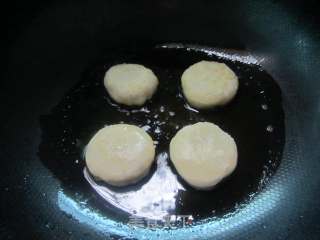 Change The Taste to Eat Bread-----cooked Stuffed Fried Buns recipe