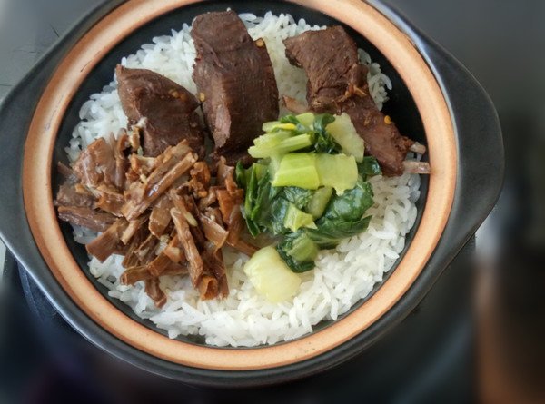 Claypot Rice with Chamois Pork and Bamboo Shoots recipe