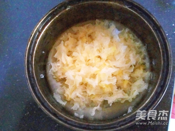 Pumpkin, Wolfberry and White Fungus Soup recipe