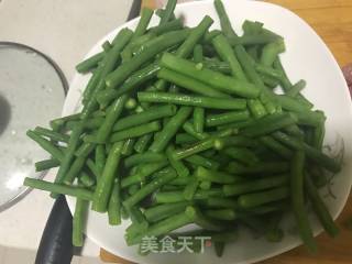 Carob/cowpea Fried Pork recipe