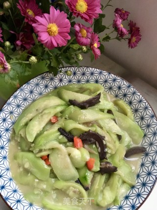 Sea Cucumber Fried Loofah recipe