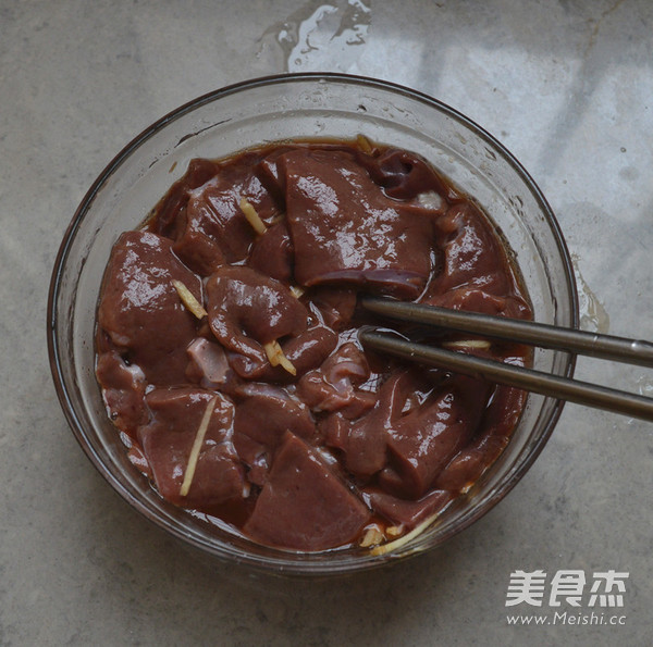 Stir-fried Beef Liver with Green Pepper recipe