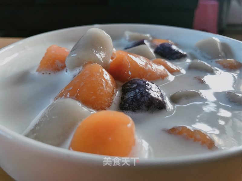 Banana Milk Three-color Taro Balls recipe