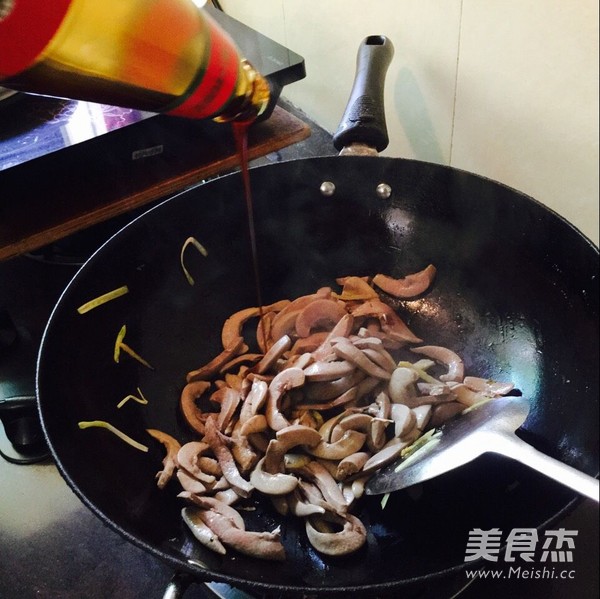 Stir-fried Pork Loin with Chives recipe